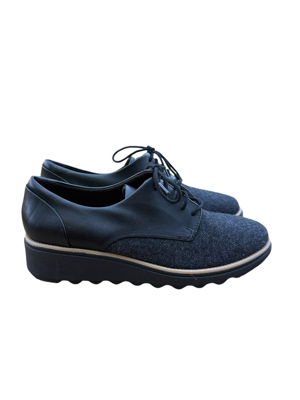 Collection by Clarks  Black Platform Lace-Up Oxfords Size 8 M
